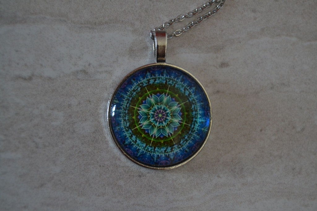 Collier pendentif cabochon "Mandala Émeraude & Turquoise"